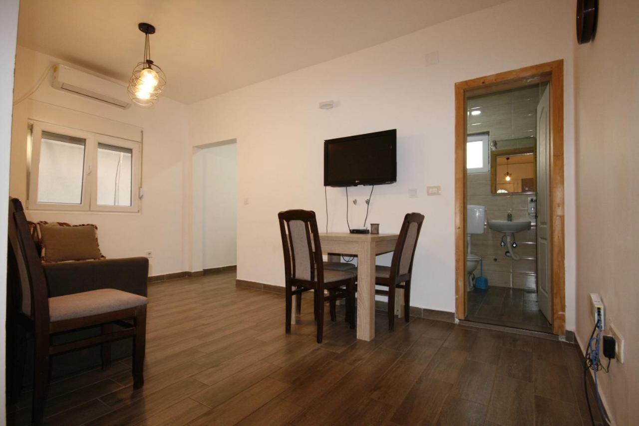 Apartmani Srdanovic Tivat Eksteriør billede